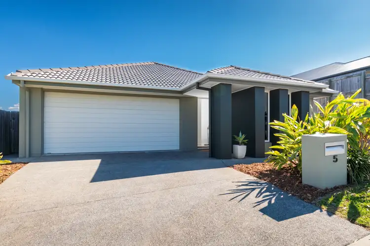 5 Poppy Crescent