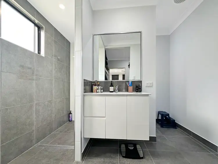 Fifth view of Homely house listing, 45 Orangeberry Circuit, Mount Low QLD 4818