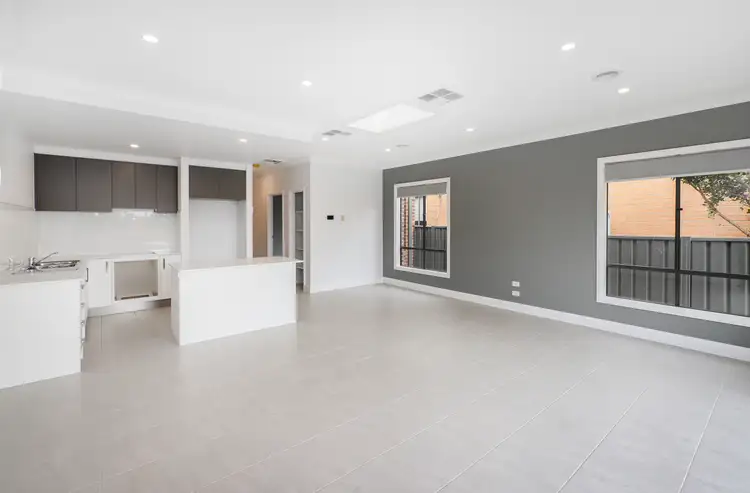 Fifth view of Homely house listing, 1/5 Willandra Boulevard, Harkness VIC 3337