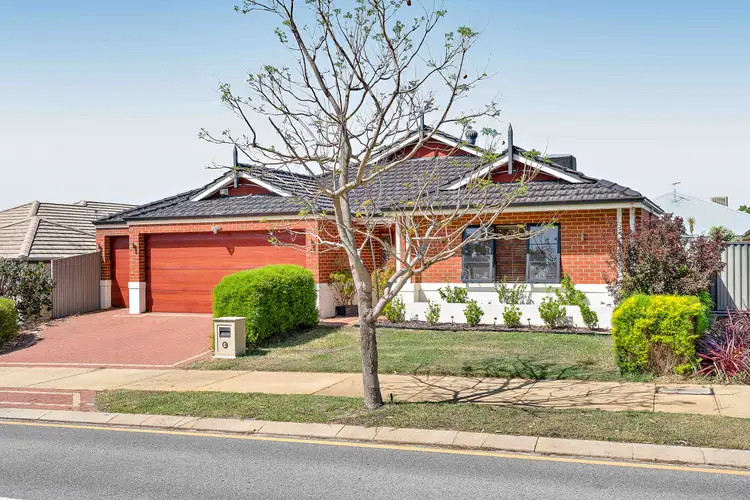 12 Columbia Parkway, Piara Waters WA 6112