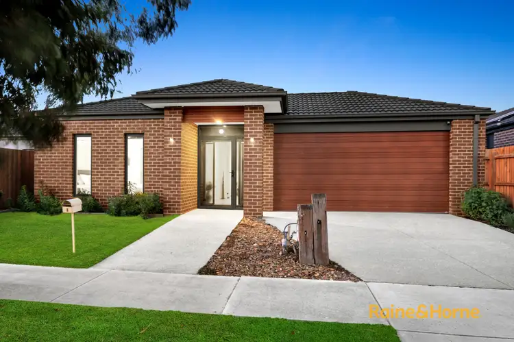 6 Fairlane Court
