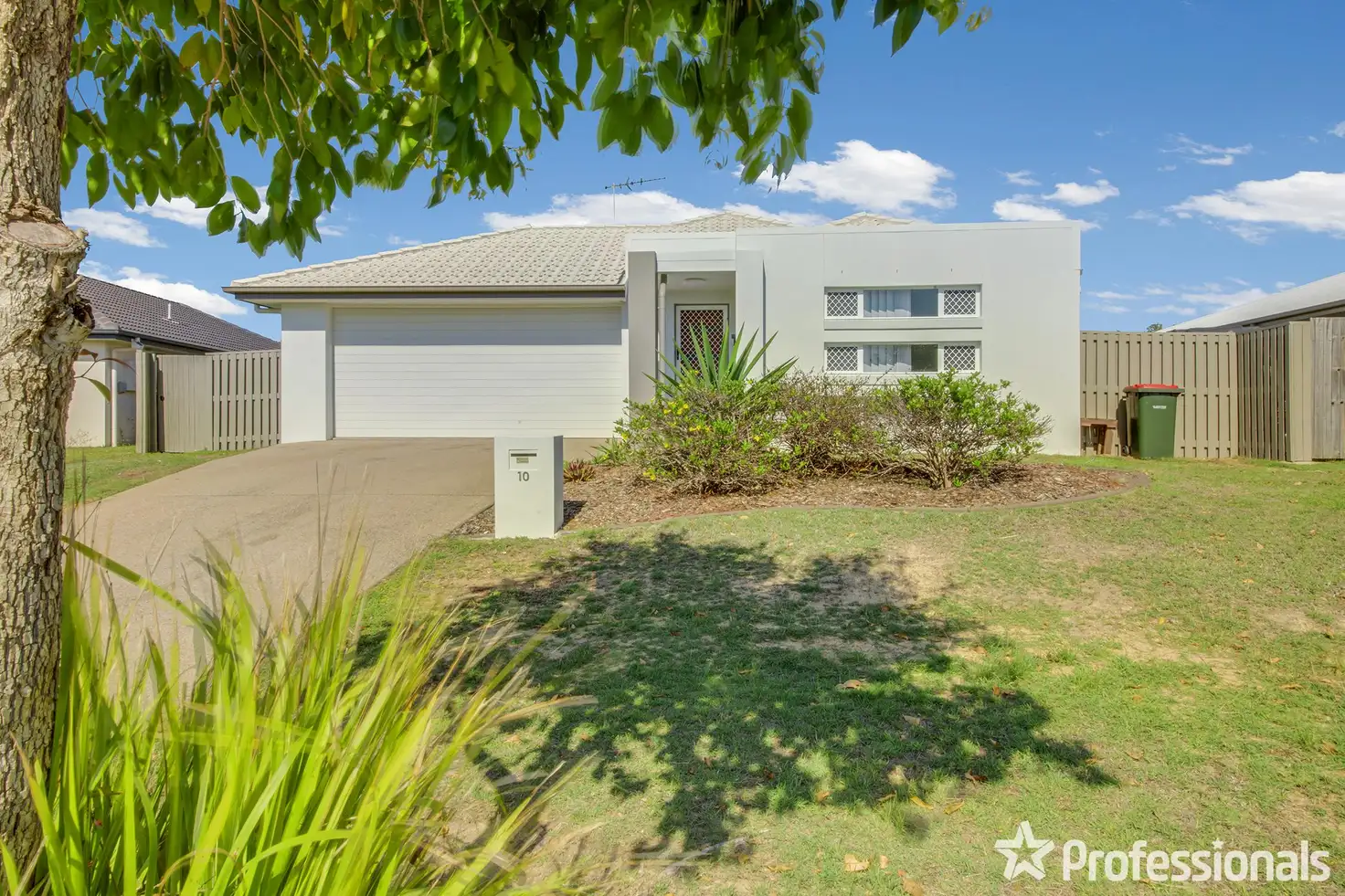 Main view of Homely house listing, 10 Pipit Place, Glen Eden QLD 4680