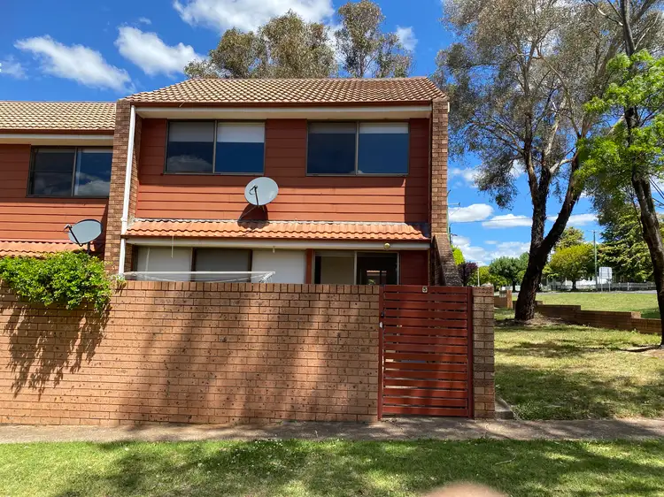 76 Edward Street