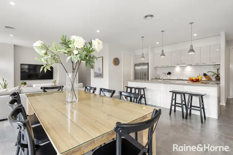 5 Town Place, Gisborne VIC 3437