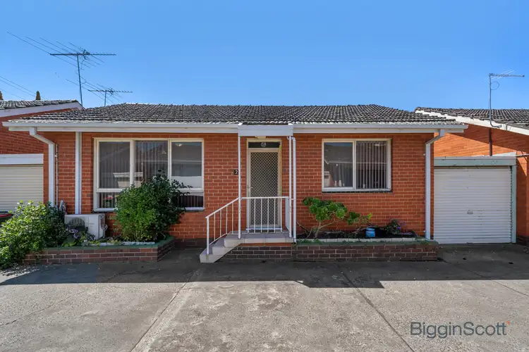 Main view of Homely unit listing, 2/33 Gordon Street, Footscray VIC 3011