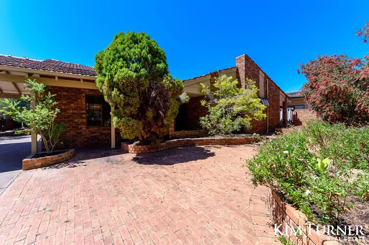 17 Broadhurst Crescent, Bateman WA 6150