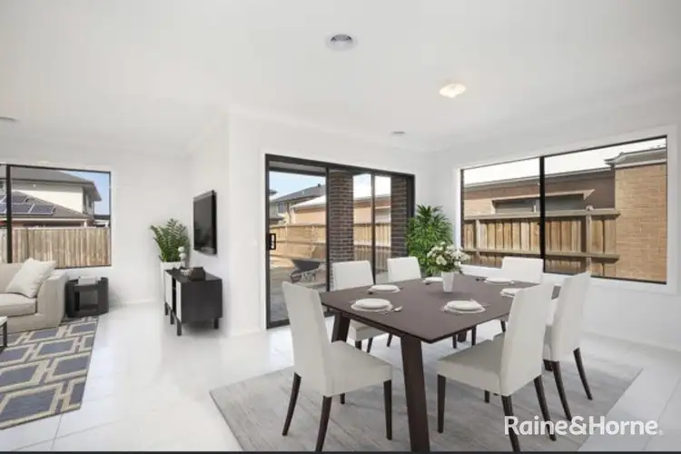 10 Tulliallan Boulevard