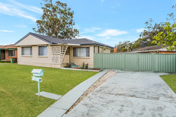25 Comberford Close, Prairiewood NSW 2176