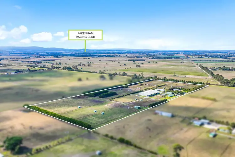 65 Five Mile Road, Pakenham South VIC 3810