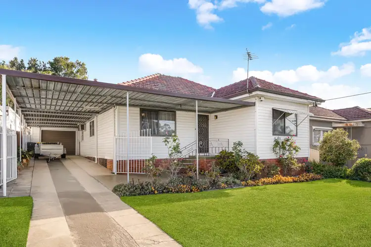 16 Gloucester Avenue, Merrylands NSW 2160