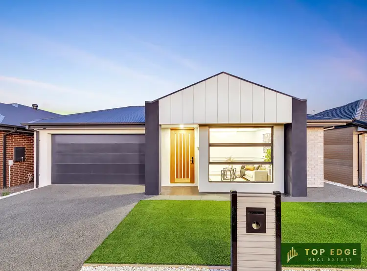 66 Lorikeet Circuit, Rockbank VIC 3335