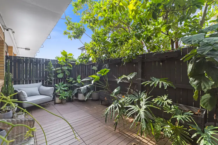 2/33 Victoria Terrace, Gordon Park QLD 4031