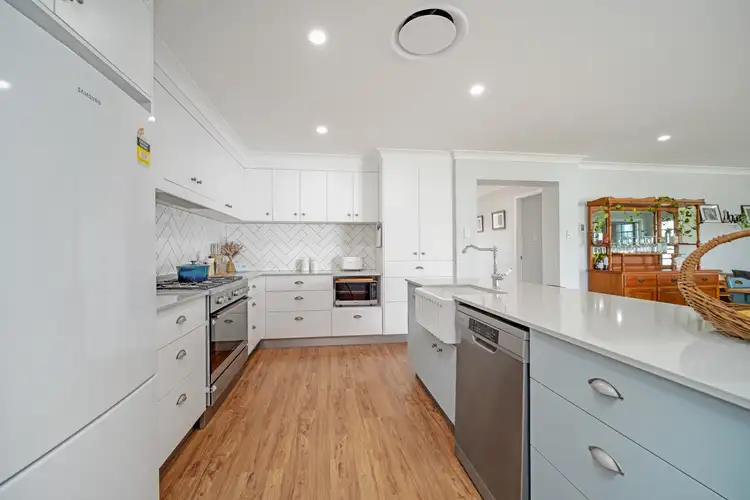 Fourth view of Homely house listing, 10 Keppel View Dr, Tanby QLD 4703