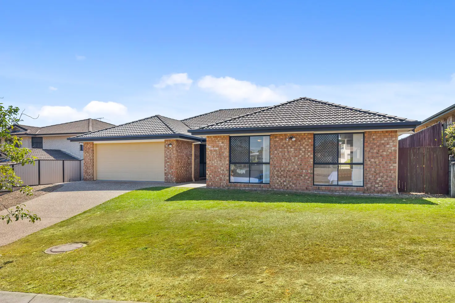 Main view of Homely house listing, 8 Picardie Close, Mansfield QLD 4122