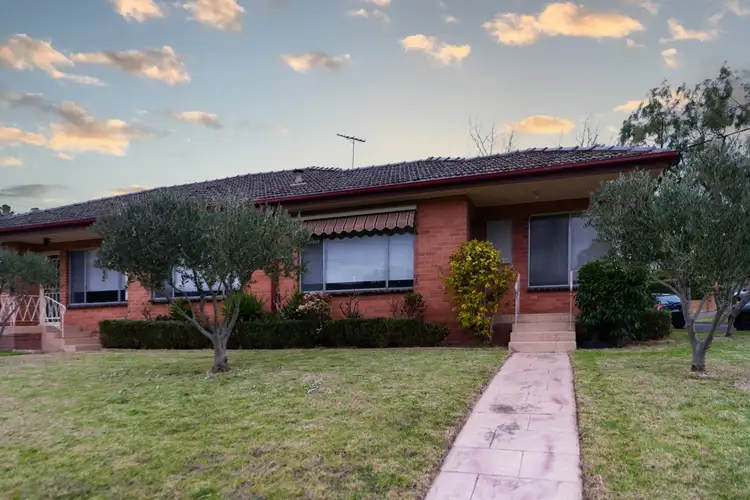 Main view of Homely unit listing, 1/2 Grenfell Rd, Mount Waverley VIC 3149