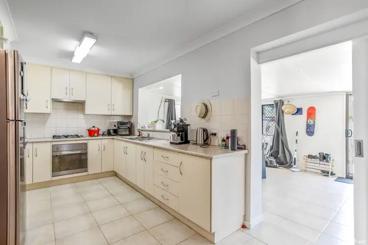 Seventh view of Homely house listing, 6 Midhurst Street, Camillo WA 6111