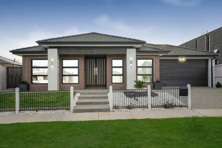 7 Carnation Drive, Rockbank VIC 3335