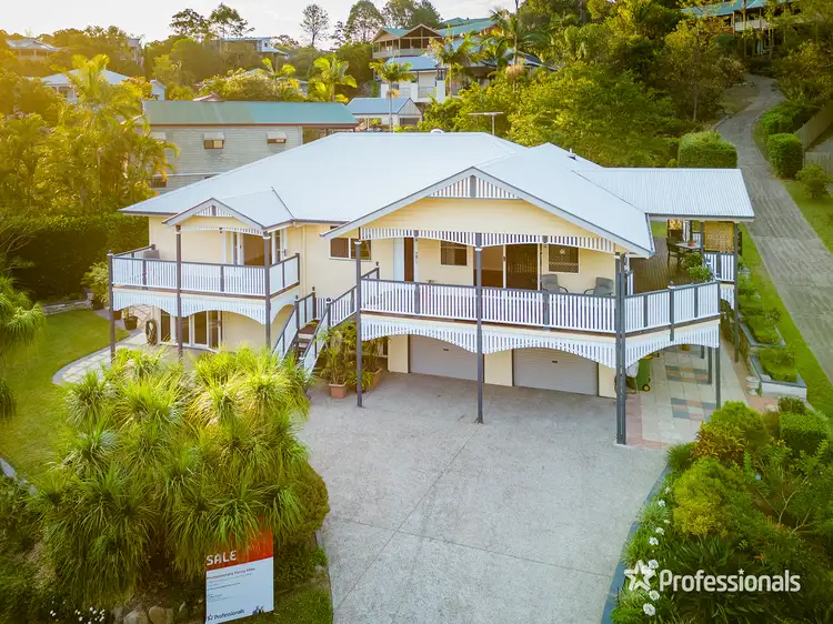8 Woodrow Court, Ferny Hills QLD 4055
