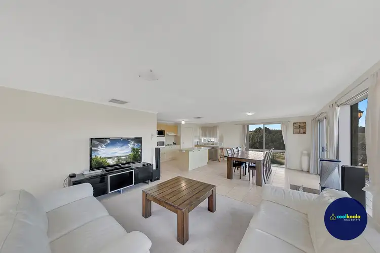 Sixth view of Homely house listing, 19 Siena Way, Hidden Valley VIC 3756