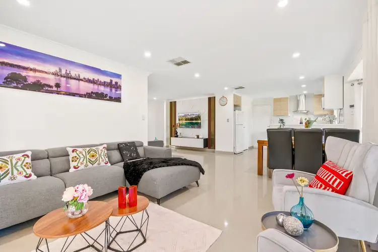 8 Hotchkiss Close, Thornlie WA 6108