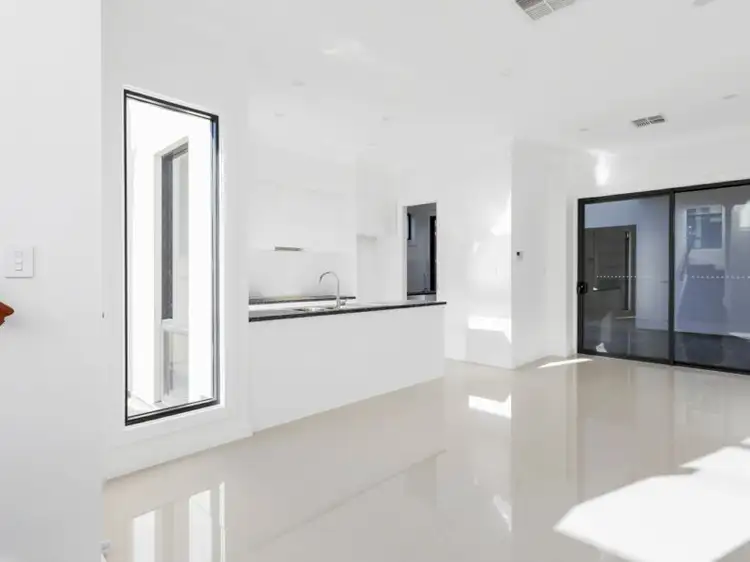 1/6 Williams Avenue