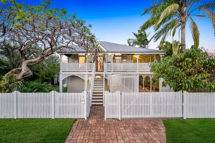 4 Henry Street, Wynnum QLD 4178