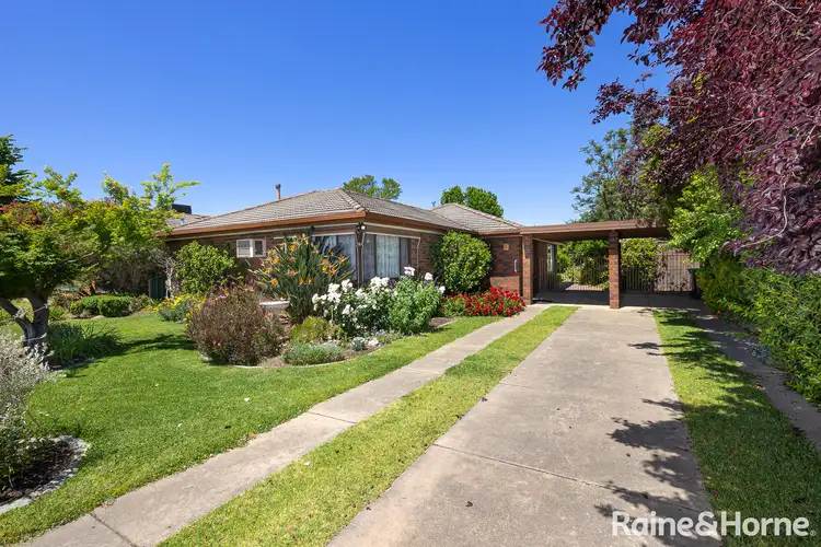 54 GENEVA CRESCENT, Lake Albert NSW 2650