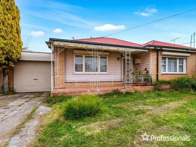 13 Walmer Avenue, St Albans VIC 3021