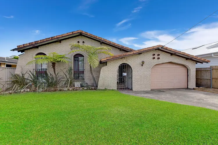 8 Captain Cook Crescent, Long Jetty NSW 2261