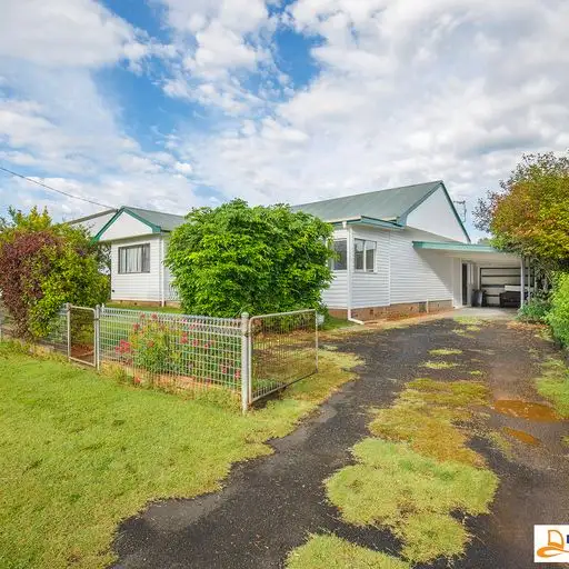 30 LOCHABER CRESCENT, Guyra NSW 2365