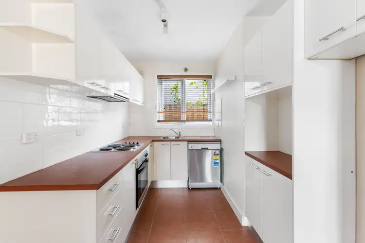 4/17 Greene Street, South Kingsville VIC 3015