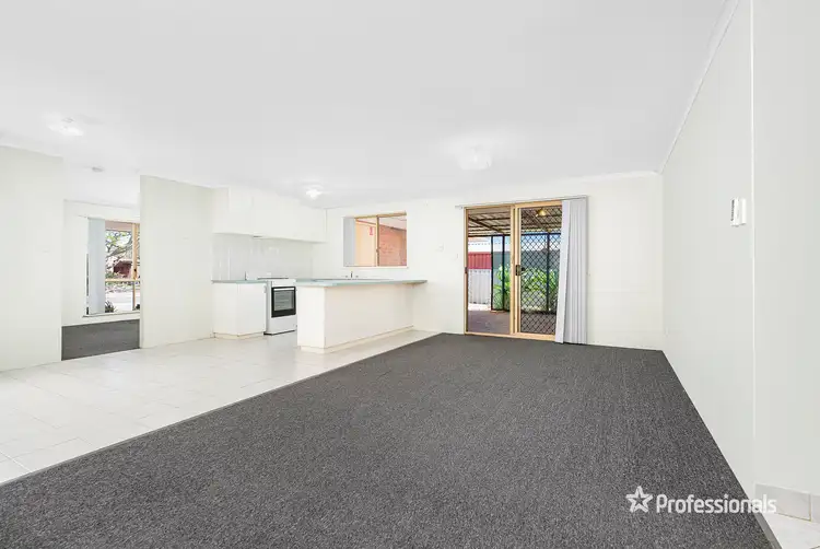 Fourth view of Homely house listing, 1 Lowan Court, Waggrakine WA 6530