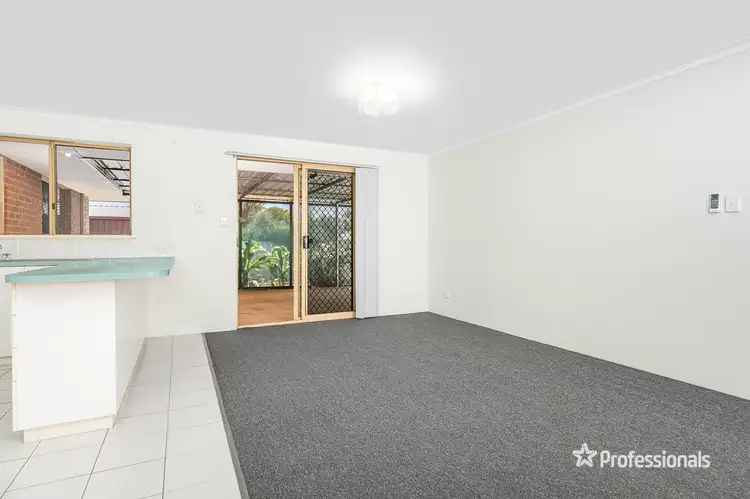 Fifth view of Homely house listing, 1 Lowan Court, Waggrakine WA 6530