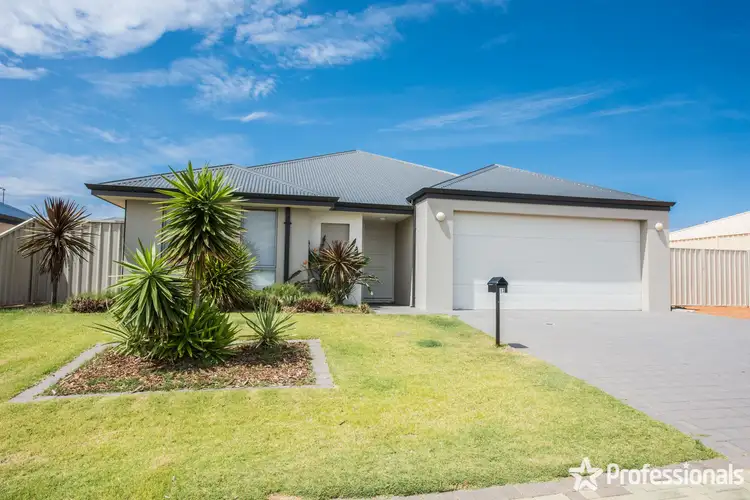 13 Wanderer Concourse, Wandina WA 6530