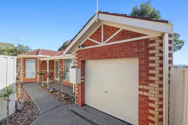 2/1 Rushden Close, Bell Post Hill VIC 3215