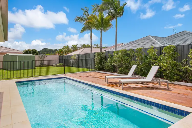 3 Magnolia Crescent, Banora Point NSW 2486