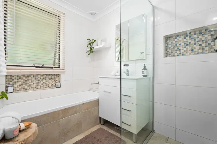 Fifth view of Homely house listing, 2 Fiaschi Place, South Windsor NSW 2756