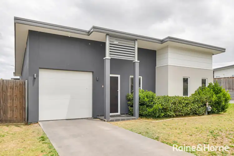 54 Atlantic Boulevard, Glenfield NSW 2167