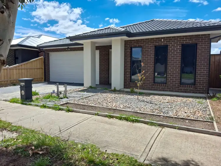 15 Puckle Avenue, Mickleham VIC 3064