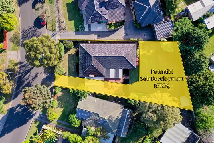 17 Strathavan Drive, Berwick VIC 3806