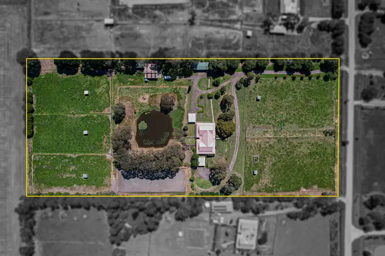 15 Latta Road, Nar Nar Goon VIC 3812