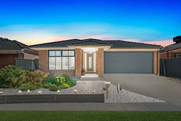 9 Arrowhead Street, Manor Lakes VIC 3024