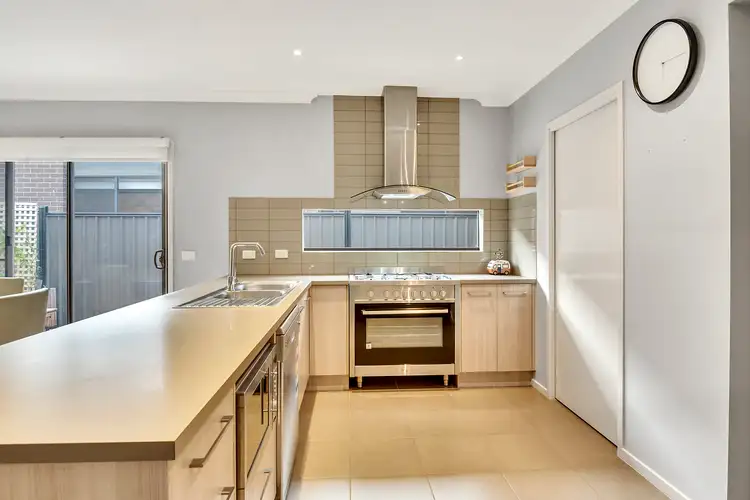 Seventh view of Homely house listing, 6 Lion Chase, Craigieburn VIC 3064