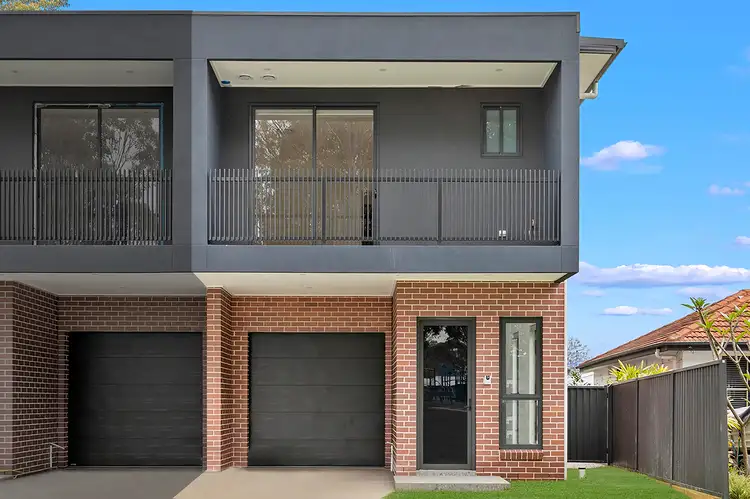 1/23 Salamaua Crescent, Holsworthy NSW 2173