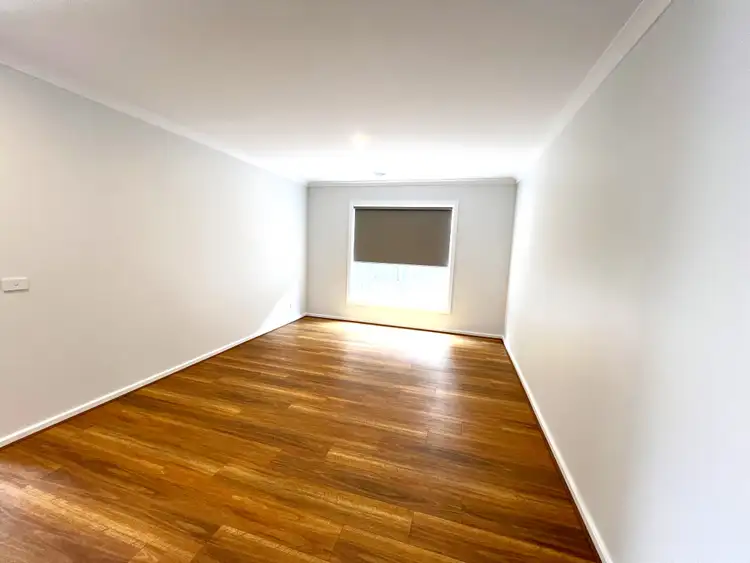 Fifth view of Homely house listing, 8 Silverstar Street, Pakenham VIC 3810