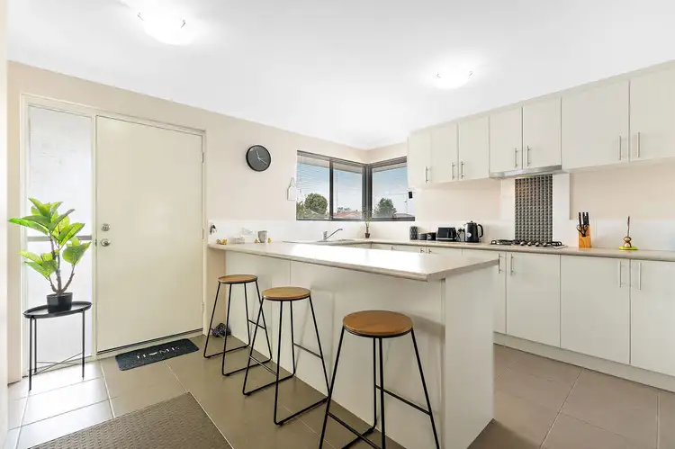 7 Bullfinch Street, Huntingdale WA 6110