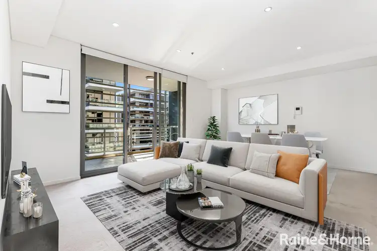 8 Bourke Street