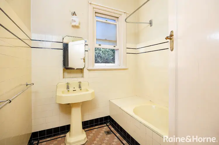 Fifth view of Homely house listing, 25 Grandview Avenue, Turvey Park NSW 2650