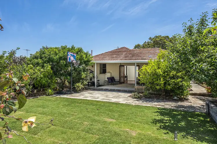 34 Redmond Road, Hamilton Hill WA 6163
