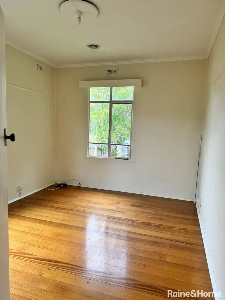 4 Mustang Court